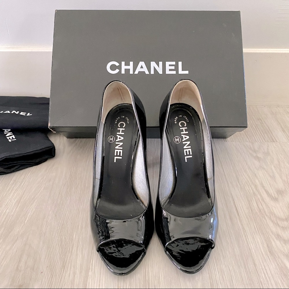 CHANEL Chaus Ouvertes Black Pump Size 36